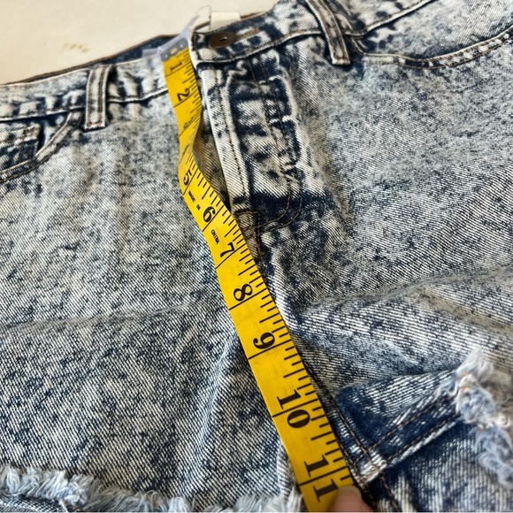 Forever 21 Black Jean Shorts High-Waisted Distressed - Picture 4 of 7